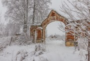 Храмовый комплекс. Церкви Петра и Павла и Александра Невского, Ворота <br>, Переслегино, Торжокский район и г. Торжок, Тверская область