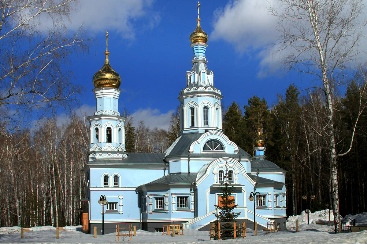 Церковь Введения во храм Пресвятой Богородицы, Кольцово (Новосибирский район, Новосибирская область). общий вид в ландшафте