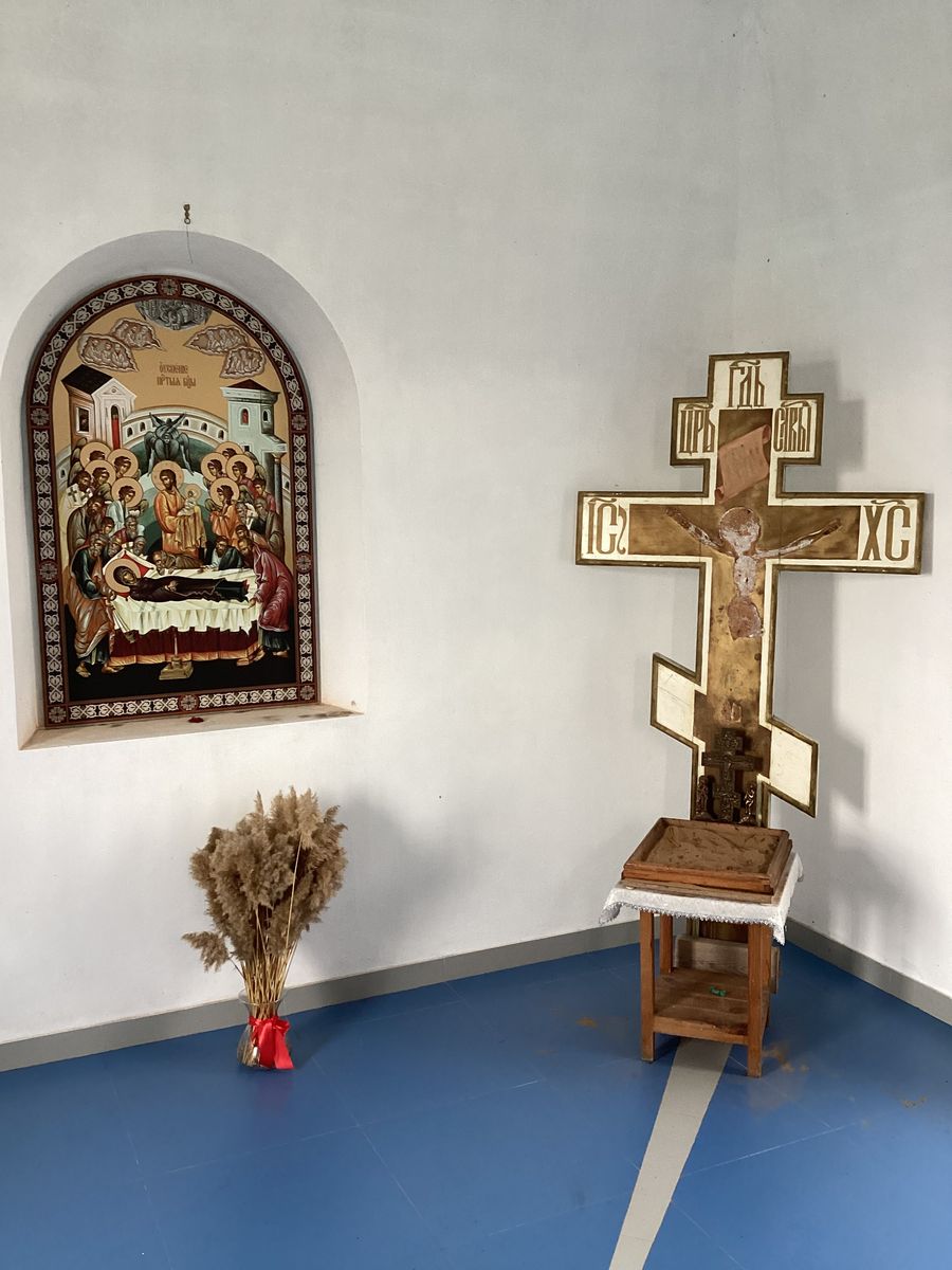 Внутри часовни, интерьер и убранство. Посольский Спасо-Преображенский монастырь. Часовня Успения Пресвятой Богородицы, Посольское (Кабанский район, Республика Бурятия)