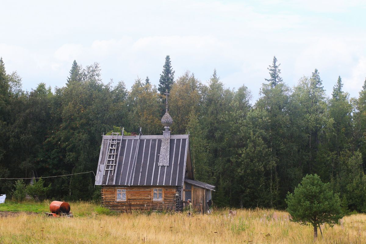 общий вид в ландшафте. Спасо-Преображенский Соловецкий монастырь. Троицкий скит. Часовня Сергия Радонежского, Анзерский, остров (Соловецкий район, Архангельская область)