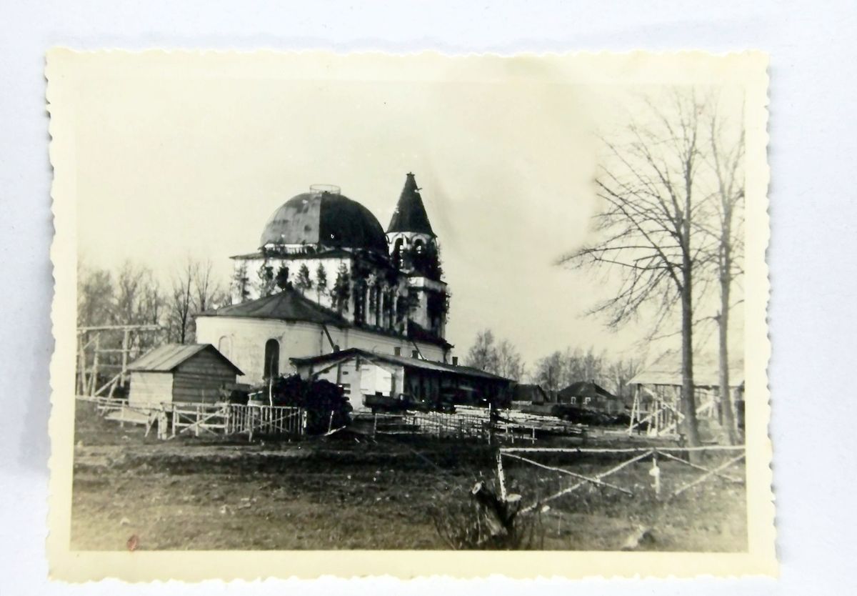 Церковь Илии Пророка, Померанье (Тосненский район, Ленинградская область). архивная фотография, Вид на храм с северо-востока. Фото 1942 г. с аукциона e-bay.de