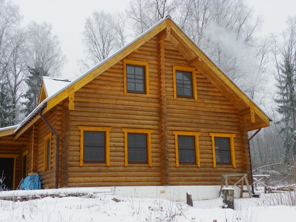 Церковь Иоанна Кронштадтского, Доложск, урочище (Сланцевский район, Ленинградская область). дополнительная информация, Братский корпус монашеской общины, вероятно -- будущего монастыря