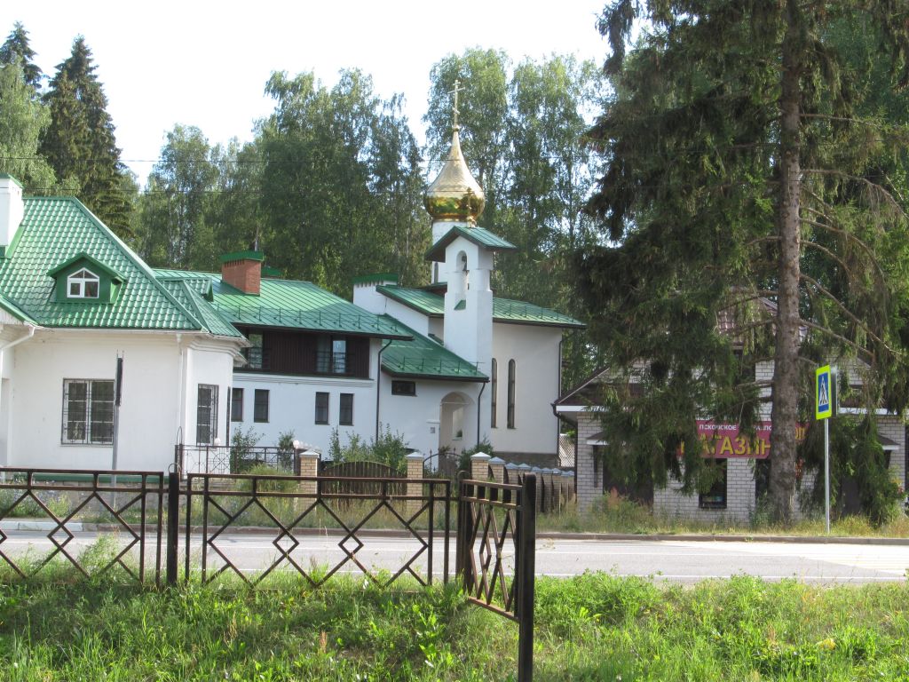 Церковь Державной иконы Божией Матери, Елизарово (Псковский район, Псковская область). общий вид в ландшафте
