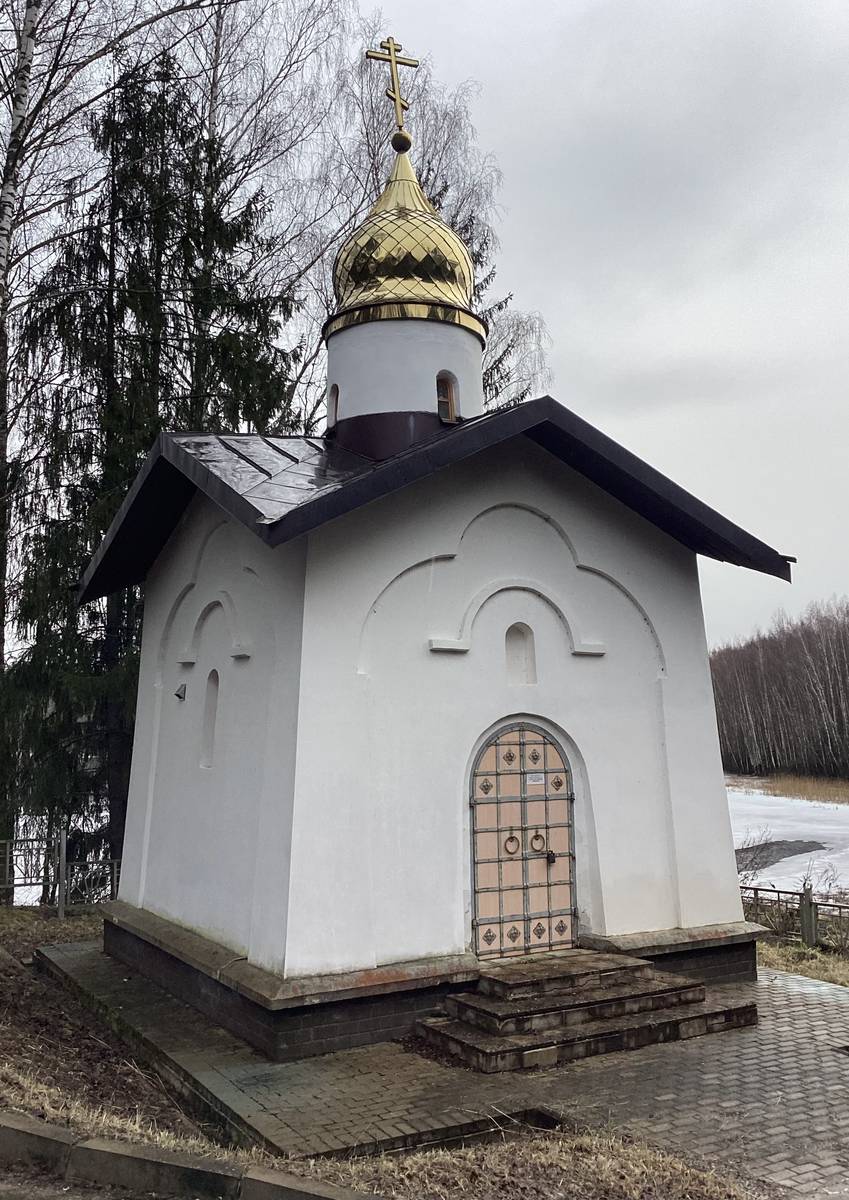 Вид с северо-запада, фасады. Часовня Евфросина Псковского, Елизарово (Псковский район, Псковская область)