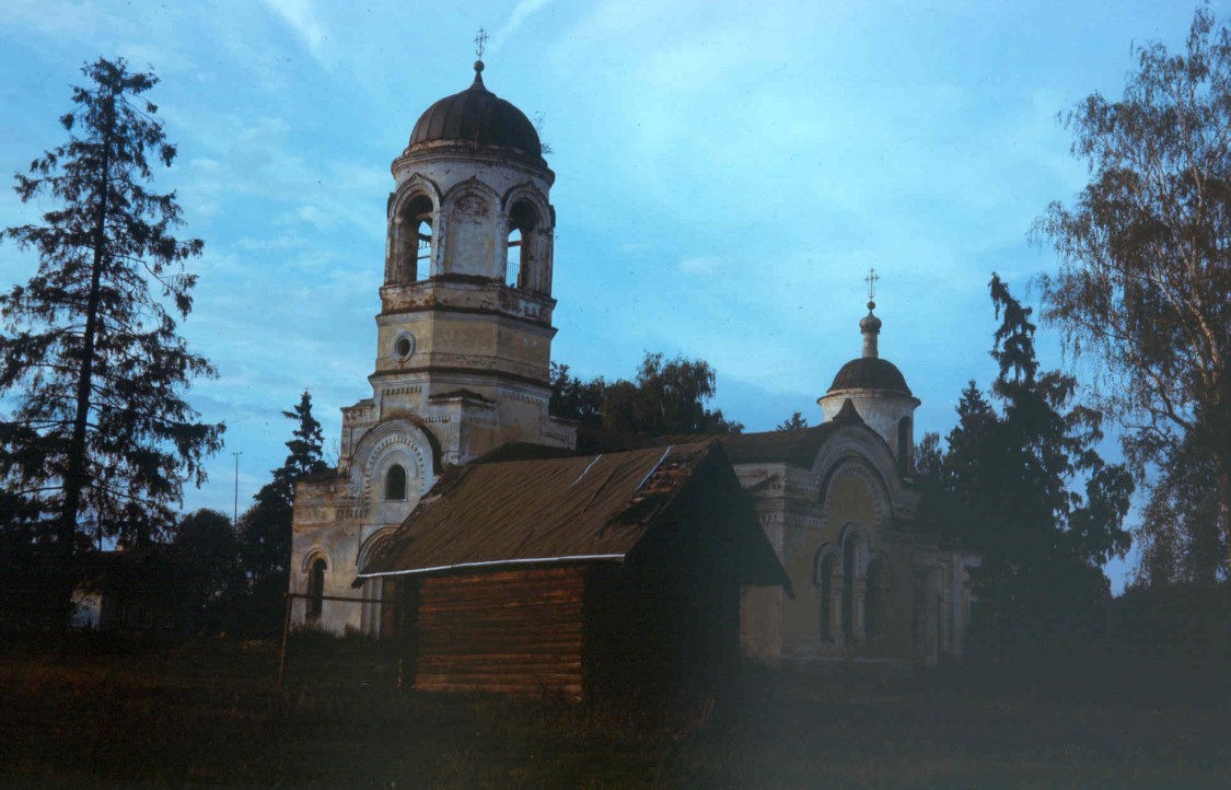 Петропавловское (Петропавловский погост). Церковь Петра и Павла. фасады, 1994