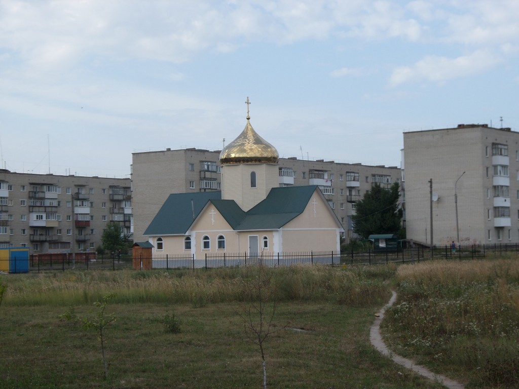 Конотоп. Церковь Рождества Пресвятой Богородицы. общий вид в ландшафте