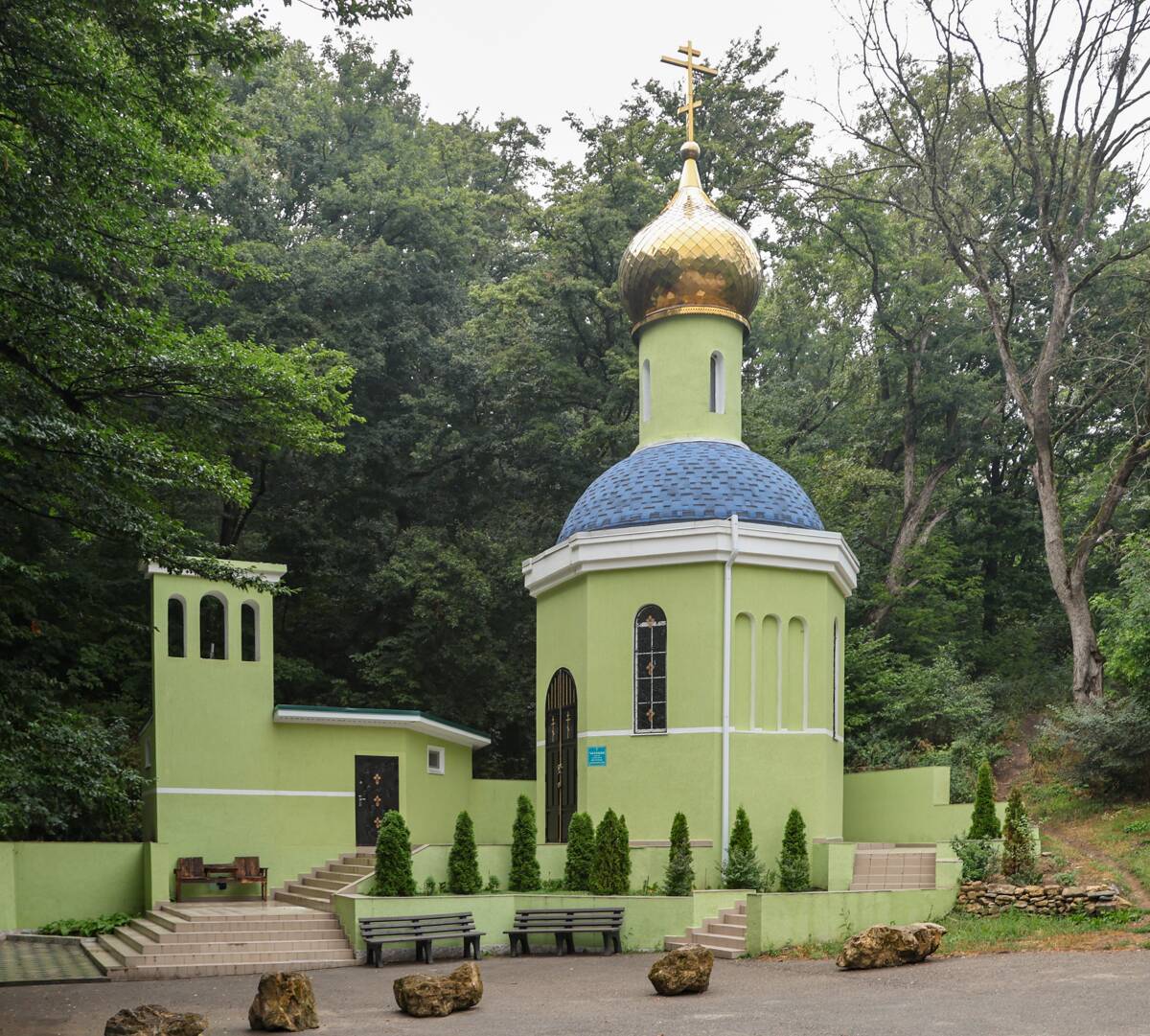 Часовня Матроны Московской, Школьный (Крымский район, Краснодарский край). фасады