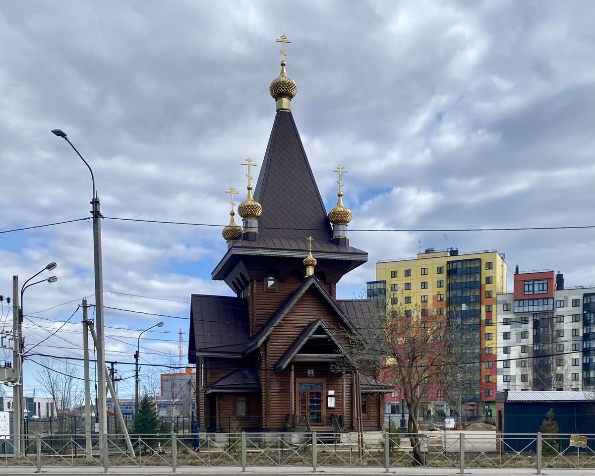 Церковь Митрофана Воронежского, Гатчина (Гатчинский район, Ленинградская область). фасады, Вид с Ленинградского шоссе