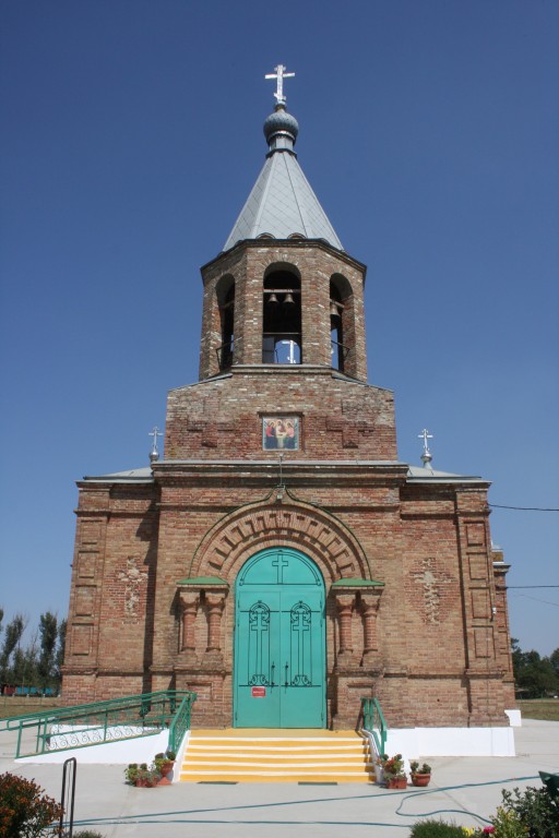 Старонижестеблиевская. Церковь Троицы Живоначальной. фасады
