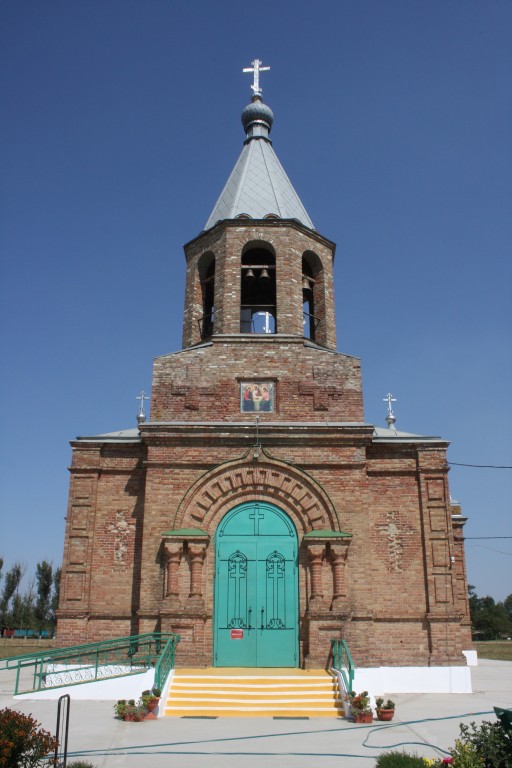 Церковь Троицы Живоначальной, Старонижестеблиевская (Красноармейский район, Краснодарский край). фасады