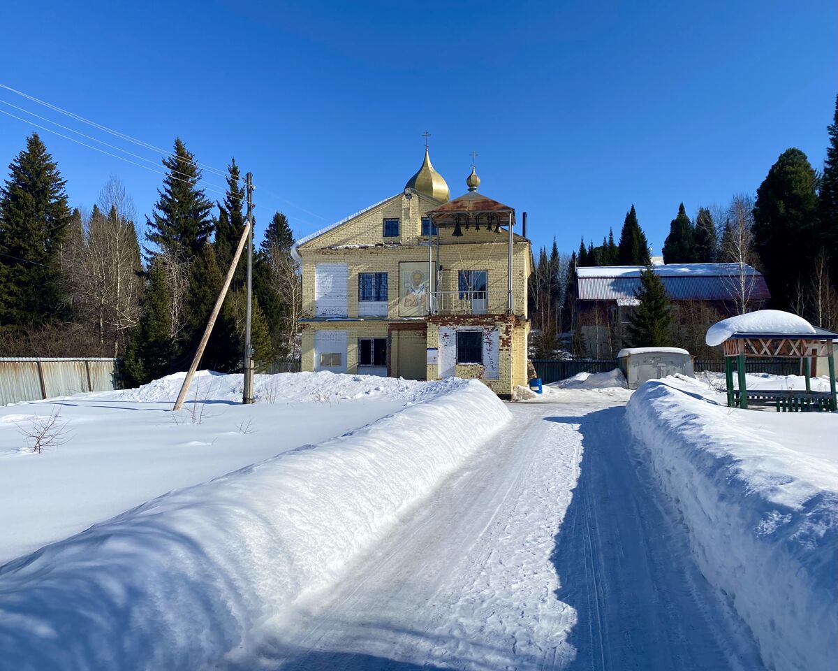 Церковь Николая Чудотворца, Семилужки (Томский район, Томская область). дополнительная информация, Вид от ворот