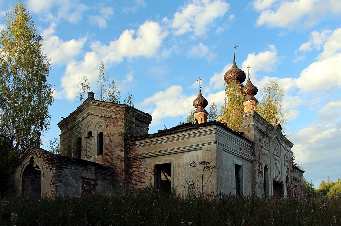 Церковь Успения Пресвятой Богородицы, Арсеньева Слобода, урочище (Антроповский район, Костромская область). фасады