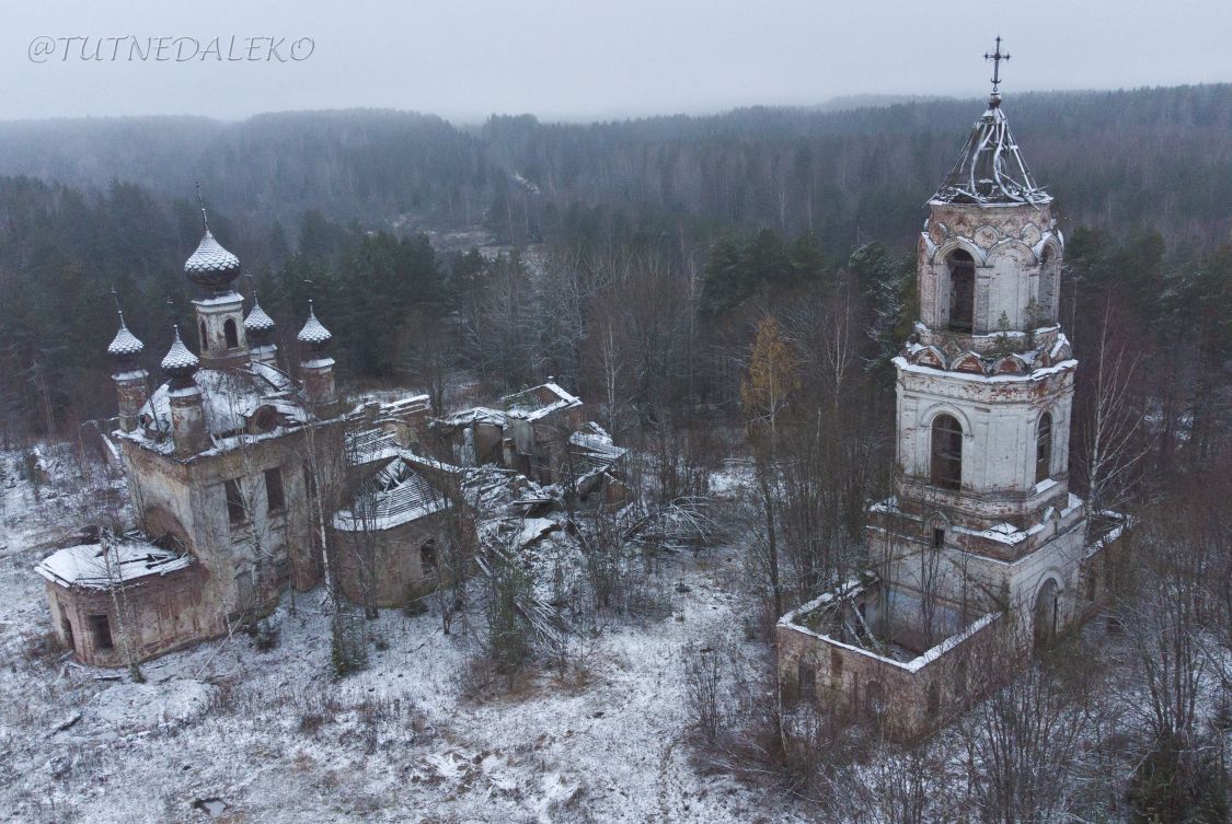 Церковь Успения Пресвятой Богородицы, Арсеньева Слобода, урочище (Антроповский район, Костромская область). общий вид в ландшафте