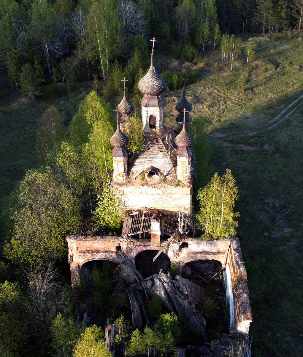Церковь Успения Пресвятой Богородицы, Арсеньева Слобода, урочище (Антроповский район, Костромская область). фасады