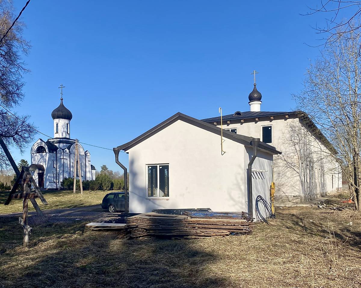 Здания монастыря с Успенской церковью, фасады. Мариинский Вохоновский женский монастырь, Вохоново (Гатчинский район, Ленинградская область)