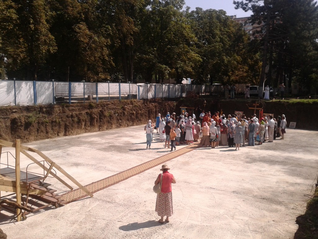 Церковь Новомучеников и исповедников Церкви Русской, Краснодар (Краснодар, город, Краснодарский край). документальные фотографии, чин освящения закладной капсулы и камня в основание строящегося храма