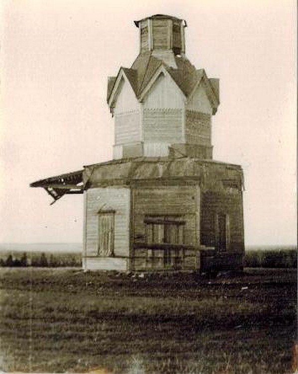 Часовня Георгия Победоносца, Казаково, урочище (Кирово-Чепецкий район, Кировская область). архивная фотография, Фото с сайта https://rodnaya-vyatka.ru/places/7294