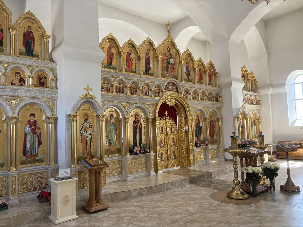 Церковь Николая Чудотворца, Зверево (Зверево, город, Ростовская область). интерьер и убранство, Новое помещение.