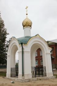 Углич. Богоявленский монастырь. Неизвестная часовня-сень