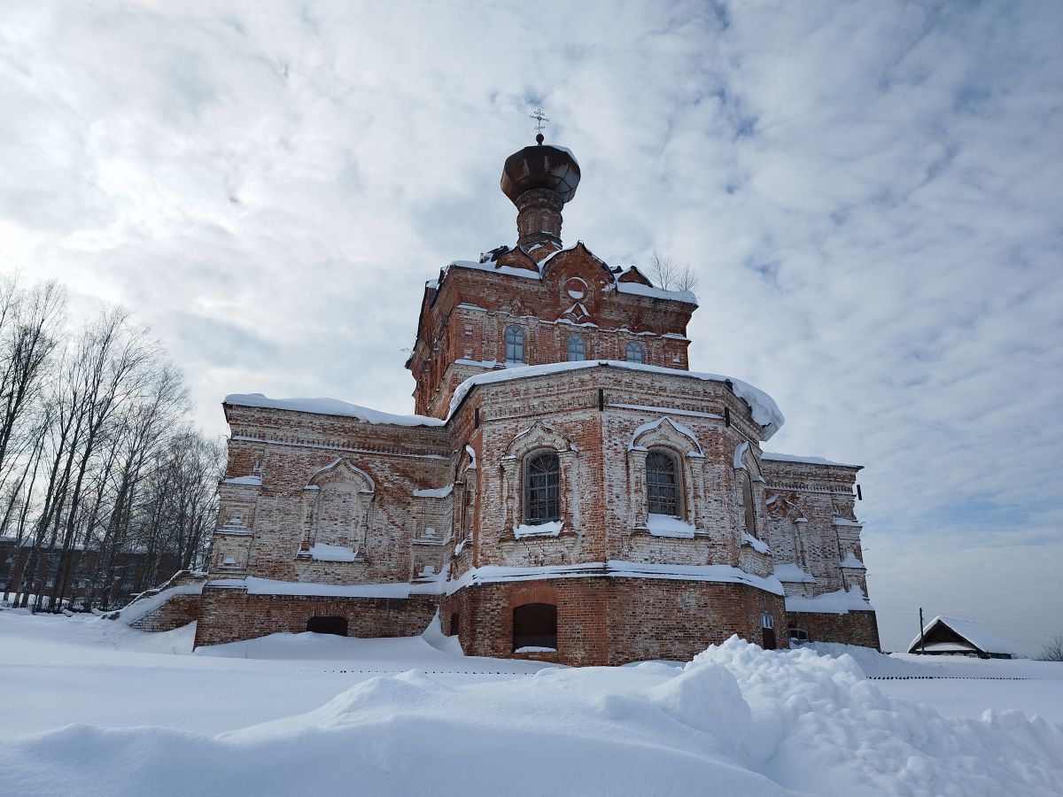 Сюрсовай. Церковь Спаса Нерукотворного Образа. фасады