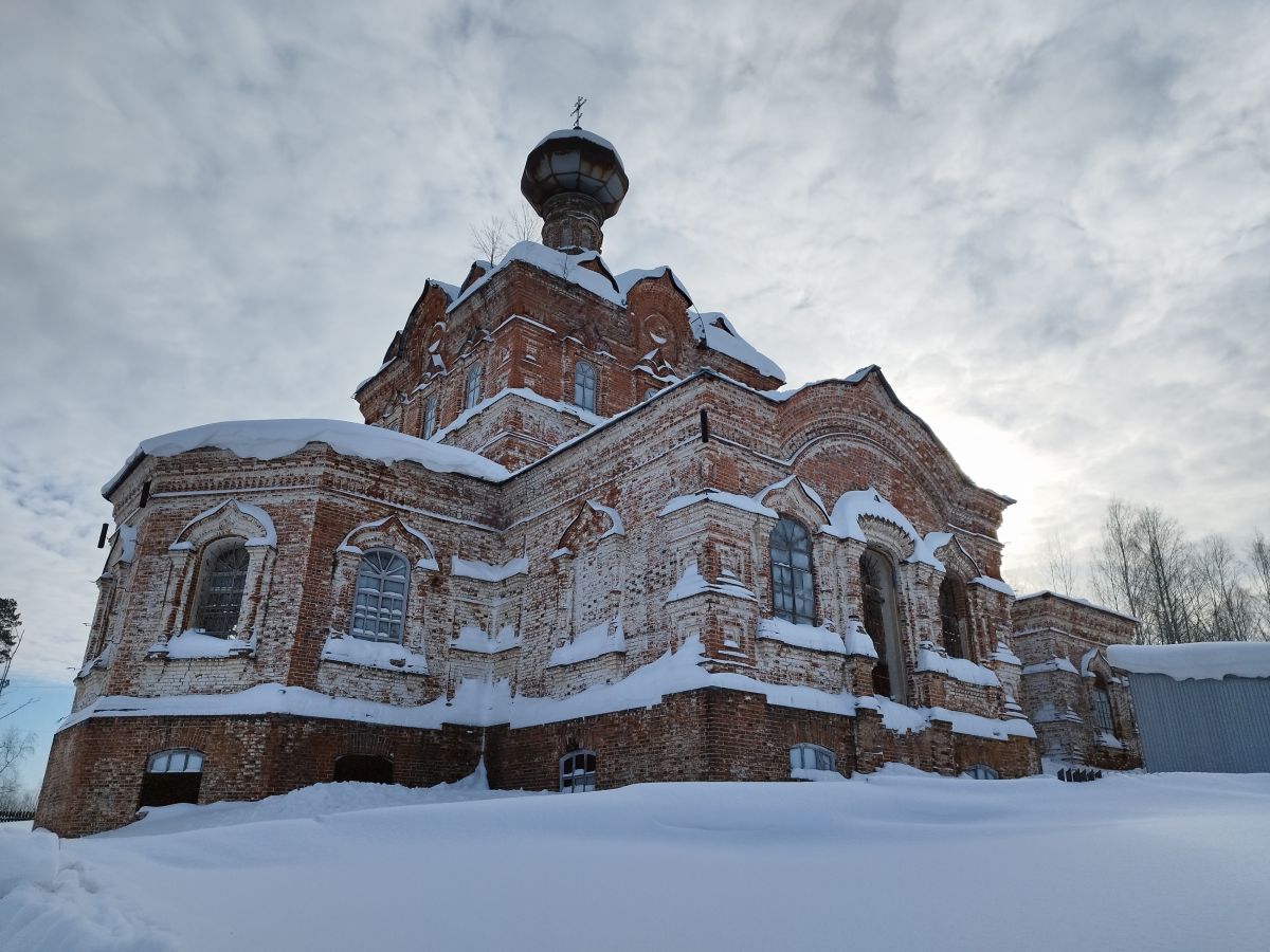 Сюрсовай. Церковь Спаса Нерукотворного Образа. фасады