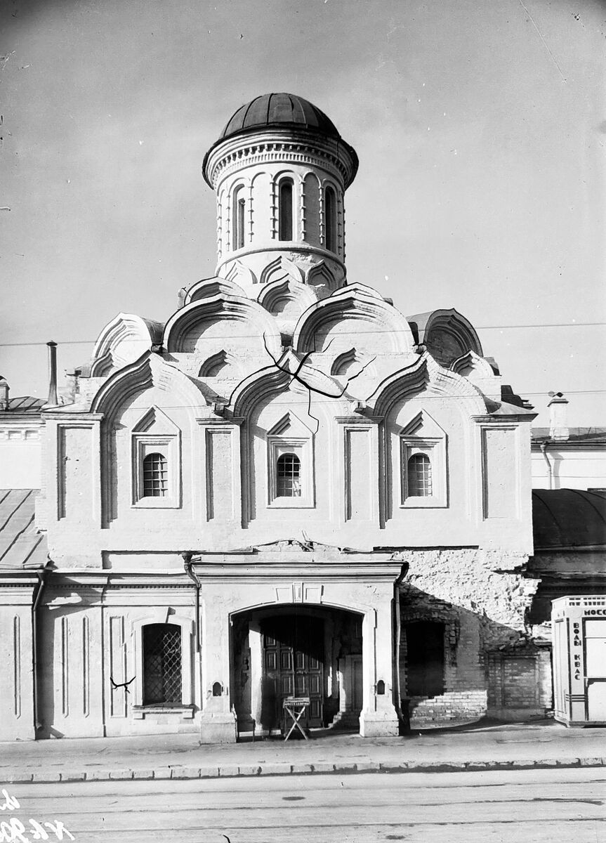 Собор Казанской иконы Божией Матери на Красной площади (старый), Тверской (Центральный административный округ (ЦАО), г. Москва). архивная фотография, Вид на южный фасад после реставрации. Фото 1931 г. из коллекции ГНИМА. (ГК № 31741894)