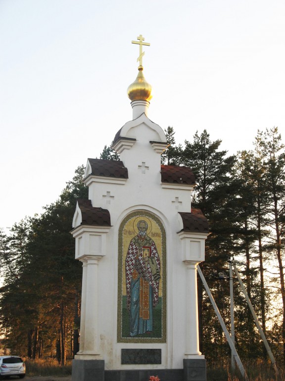 Серафима Саровского и Николая Чудотворца, часовенный столп (киот), Волосово (Навашинский район, Нижегородская область). фасады