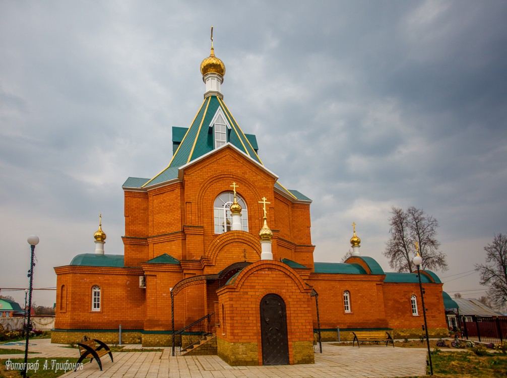 Меленки. Церковь Всех Святых на городском кладбище. фасады