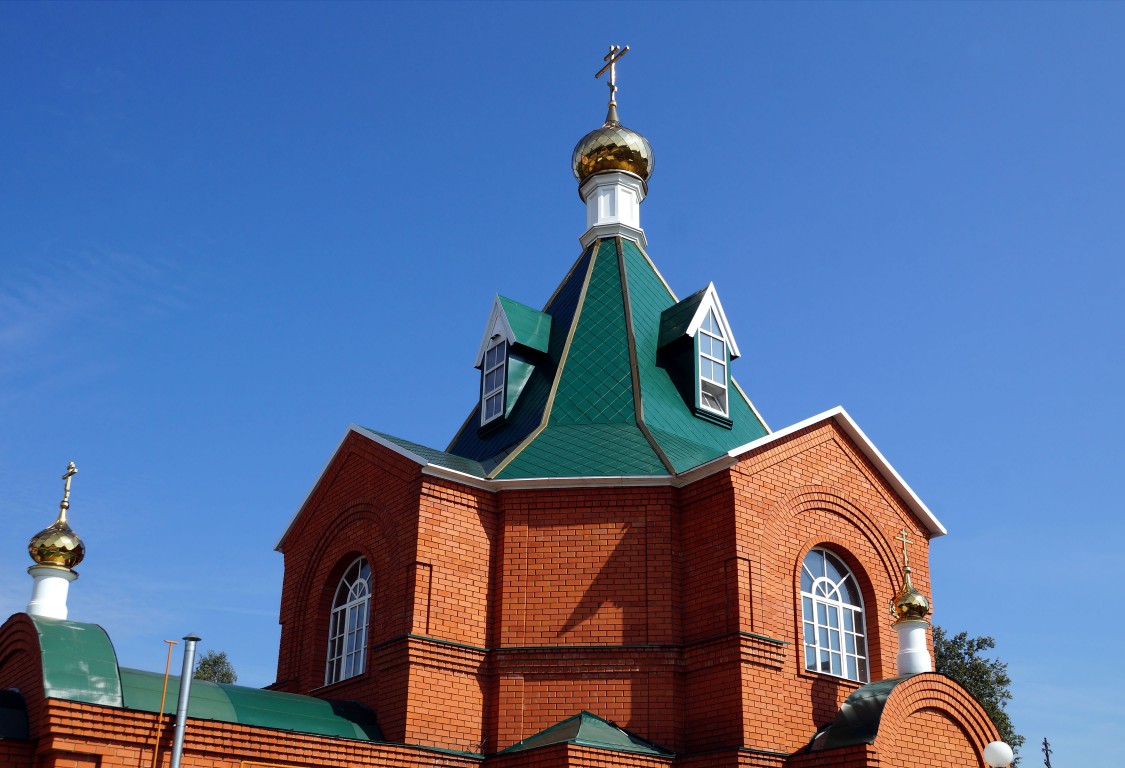 Меленки. Церковь Всех Святых на городском кладбище. архитектурные детали, Шатровое завершение основного обоъёма