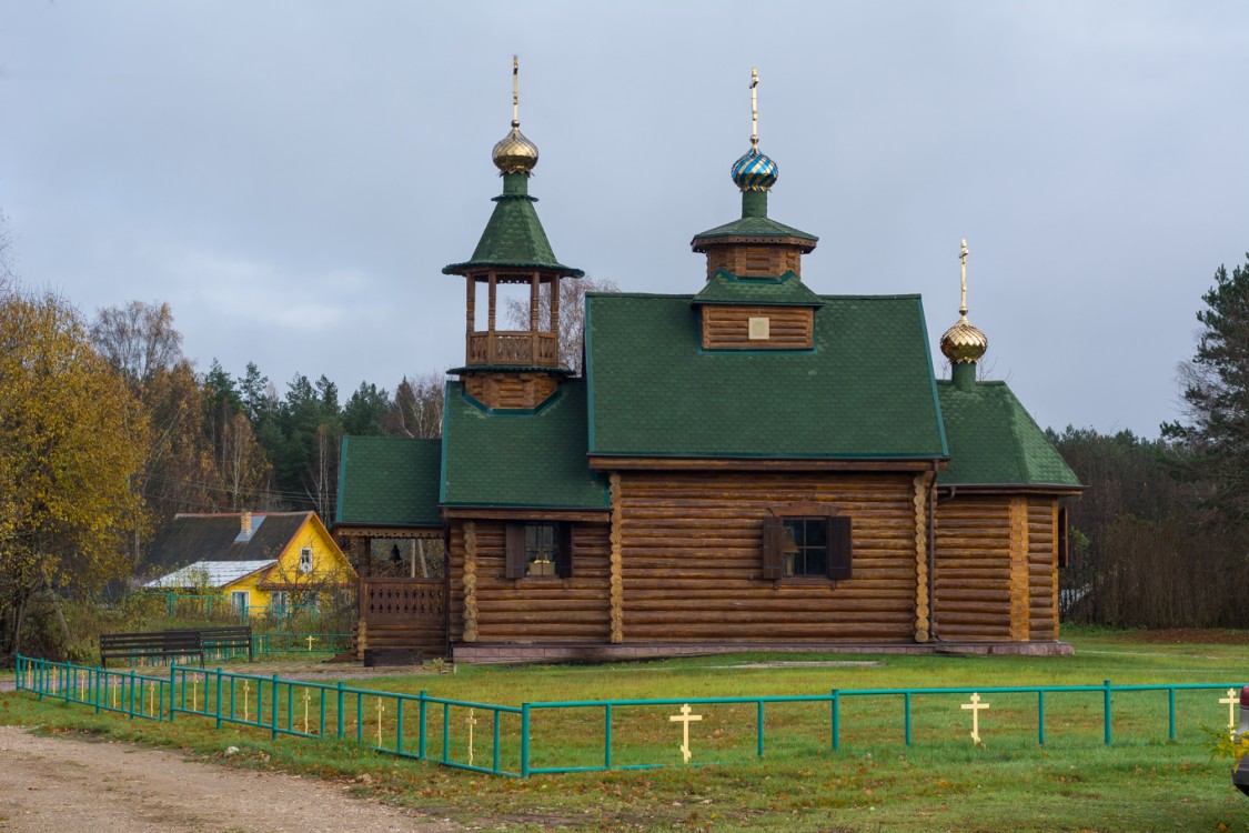 Холова. Церковь Петра и Павла. фасады