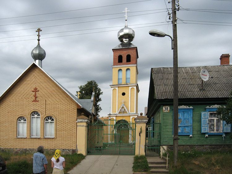 Моленная Покрова Пресвятой Богородицы и Николая Чудотворца, Даугавпилс (Даугавпилс, город, Латвия). фасады, Общий вид храмового комплекса в 2008 году