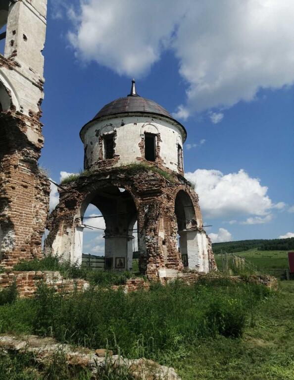 Бараит. Церковь Троицы Живоначальной. архитектурные детали