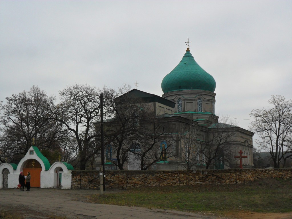 Хрустальное. Церковь Успения Пресвятой Богородицы. фасады