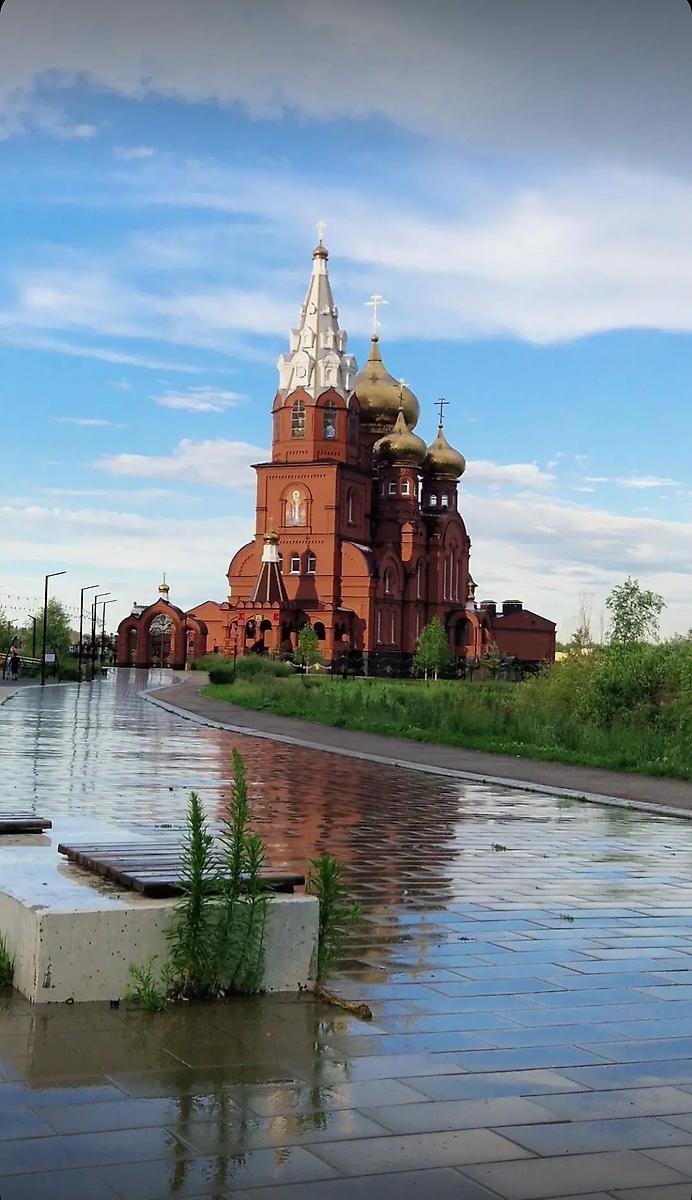 общий вид в ландшафте. Церковь Николая Чудотворца в Южном Городе, Придорожный (Волжский район, Самарская область)