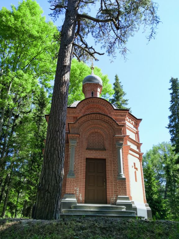 Валаамские острова. Спасо-Преображенский Валаамский монастырь. Часовня-усыпальница семьи Клименко на Игуменском кладбище. фасады