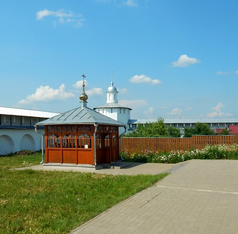Переславль-Залесский. Никитский монастырь. Неизвестная часовня. фасады