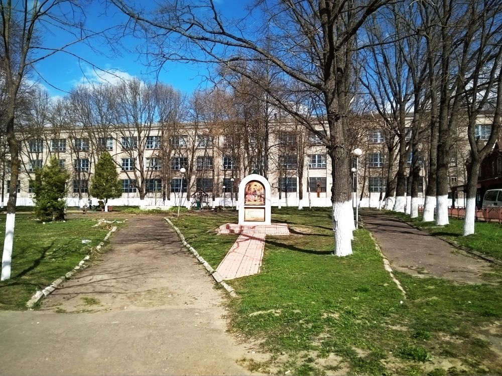 Часовня Троицы Живоначальной, Кашин (Кашинский городской округ, Тверская область). общий вид в ландшафте