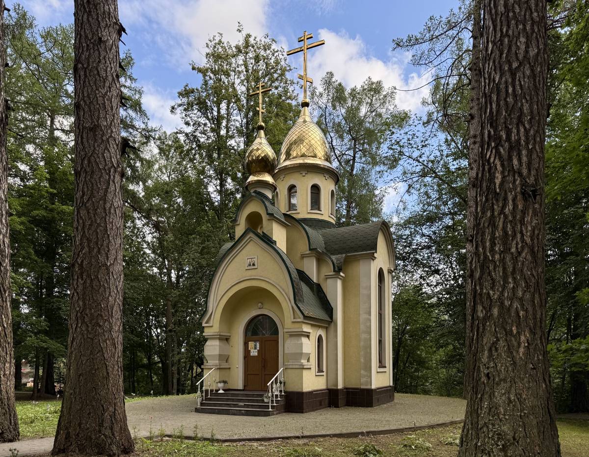 Вид с юго-запада, фасады. Церковь Троицы Живоначальной (малая), Дугино (Сычёвский район, Смоленская область)