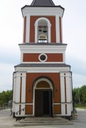 Церковь Успения Пресвятой Богородицы в посёлке завода "Большевик", Западный фасад храма с главными вратами <br>, Вольск, Вольский район, Саратовская область