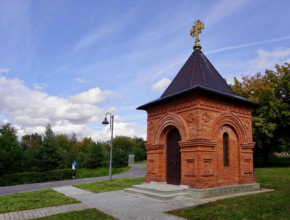 Часовня Всех Святых на бывшем кладбище в Покровском-на-Городне, Чертаново Южное (Южный административный округ (ЮАО), г. Москва). фасады