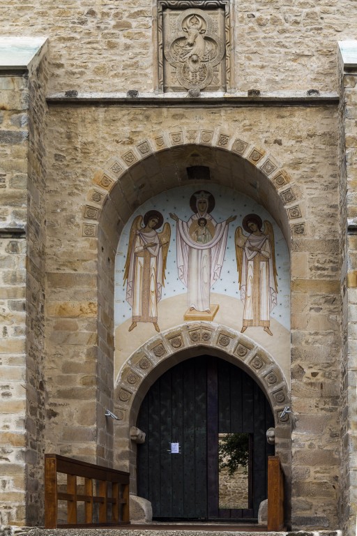 Митоку Драгомирней. Монастырь Сошествия Святого Духа на апостолов. фасады, ворота