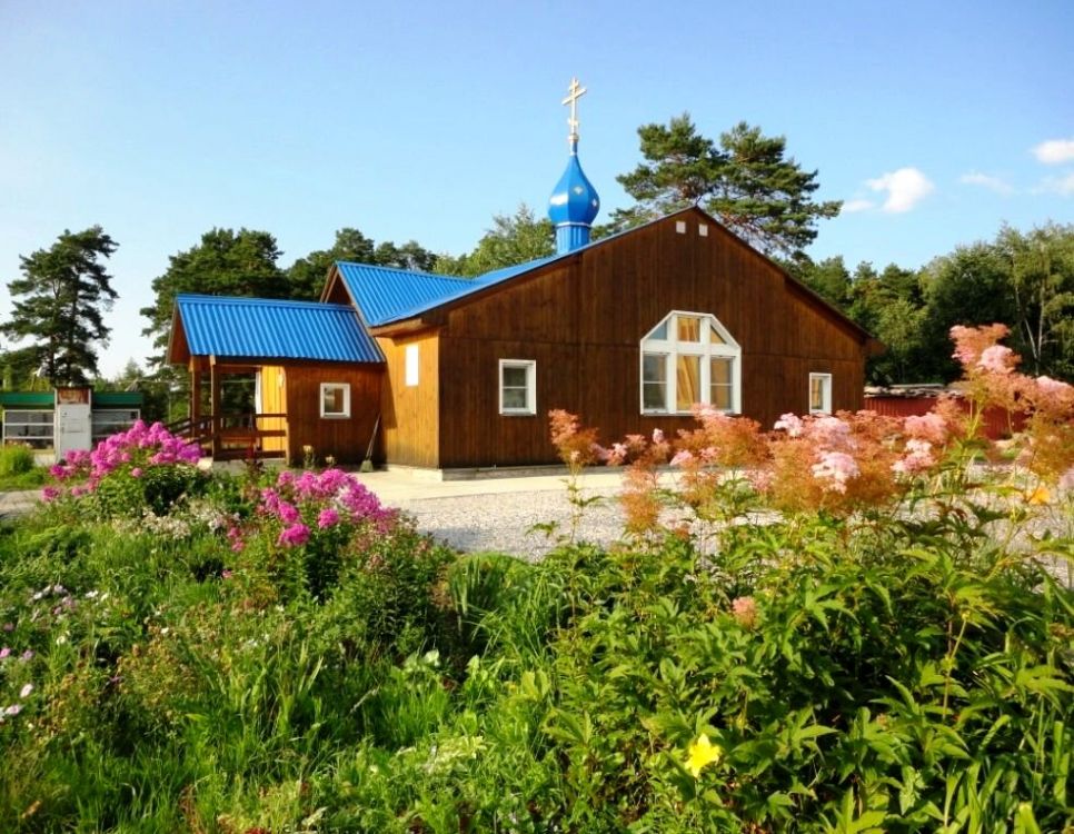 Новосибирск. Церковь Казанской иконы Божией Матери в поселке КСМ. фасады, Юго-западная сторона. Вид со двора.