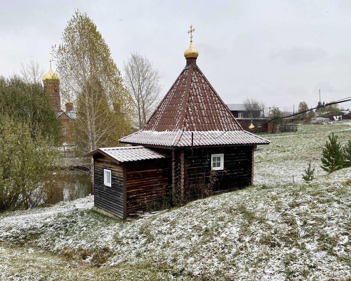 Купальня с купелью. Вид с ЮЗ, дополнительная информация. Часовня Василия Великого, Белокуриха (Белокуриха, город, Алтайский край)