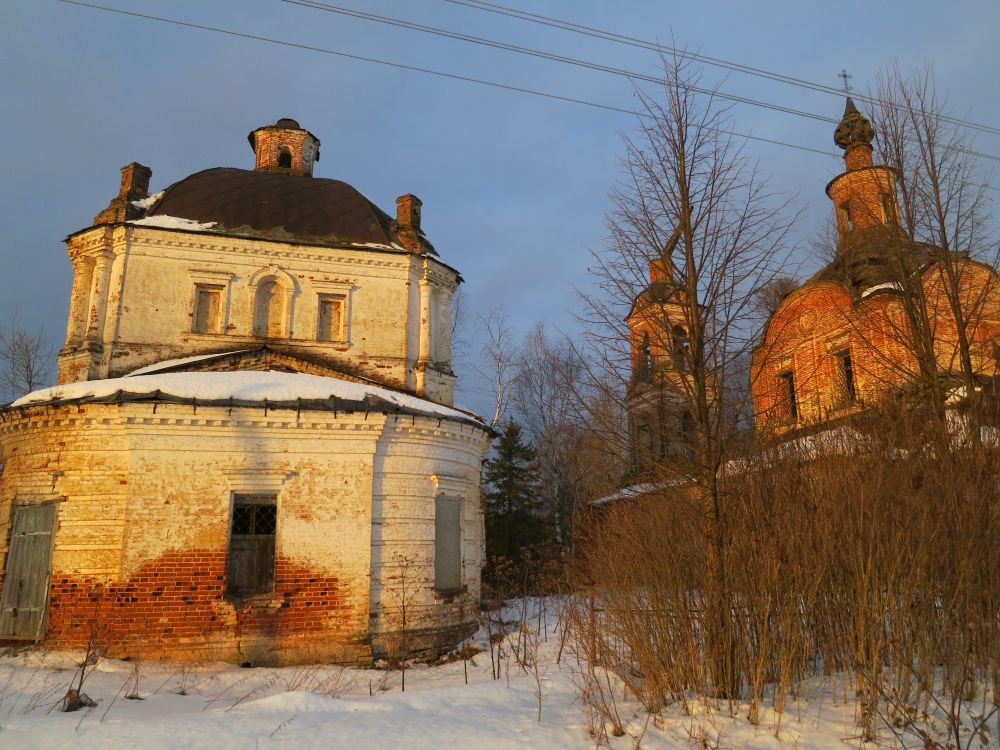 Олешь. Храмовый комплекс. Церкви Троицы Живоначальной и Николая Чудотворца. фасады, Фото Людмилы Васильковой