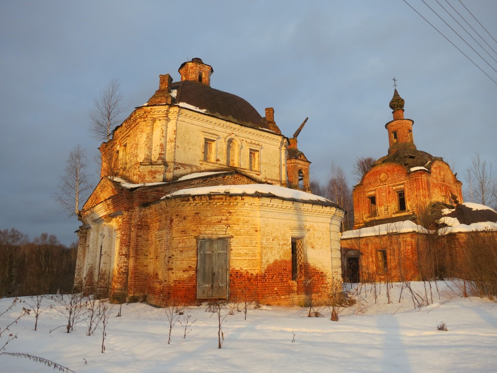 Олешь. Храмовый комплекс. Церкви Троицы Живоначальной и Николая Чудотворца. фасады, Фото Людмилы Васильковой