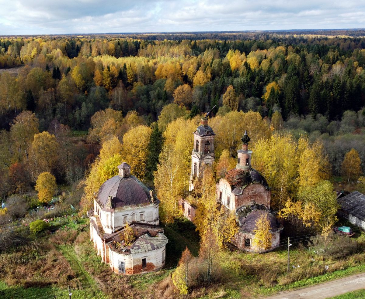 Храмовый комплекс. Церкви Троицы Живоначальной и Николая Чудотворца, Олешь (Галичский район, Костромская область). фасады