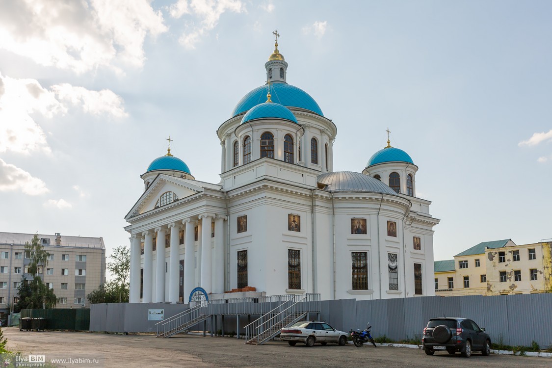 Вахитовский район. Казанско-Богородицкий монастырь. Собор Казанской иконы Божией Матери (новый). фасады