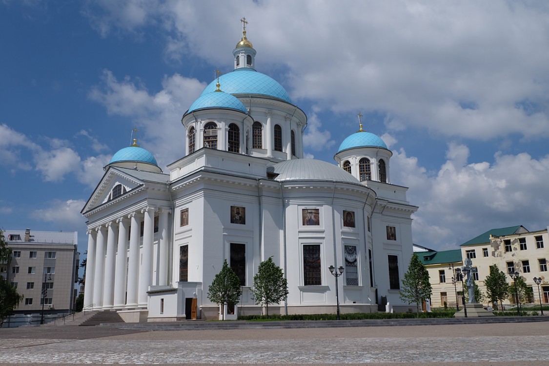 Вахитовский район. Казанско-Богородицкий монастырь. Собор Казанской иконы Божией Матери (новый). фасады