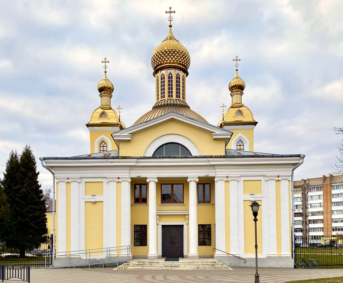 Пинск. Варваринский монастырь. Собор Воскресения Словущего. фасады, Вид с юго-востока