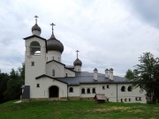 Церковь Троицы Живоначальной на подворье Воскресенского Новодевичьего монастыря - Жуки - Себежский район - Псковская область